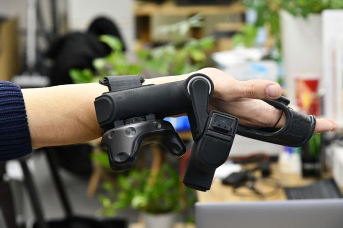 突撃取材「EXOS」VRでの触れる・にぎる・つかむを再現する触覚デバイス