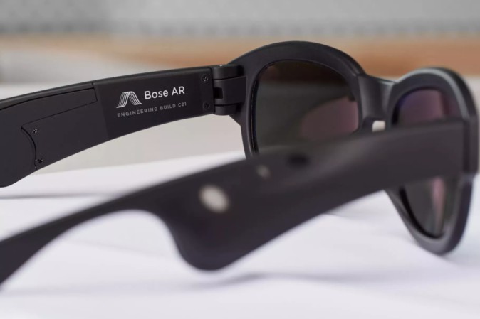 視界に合わせ音声ガイド Boseの眼鏡型デバイス「Bose AR」