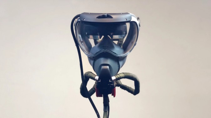 AR酸素マスクが運送会社で採用、飛行機火災でも視界を確保
