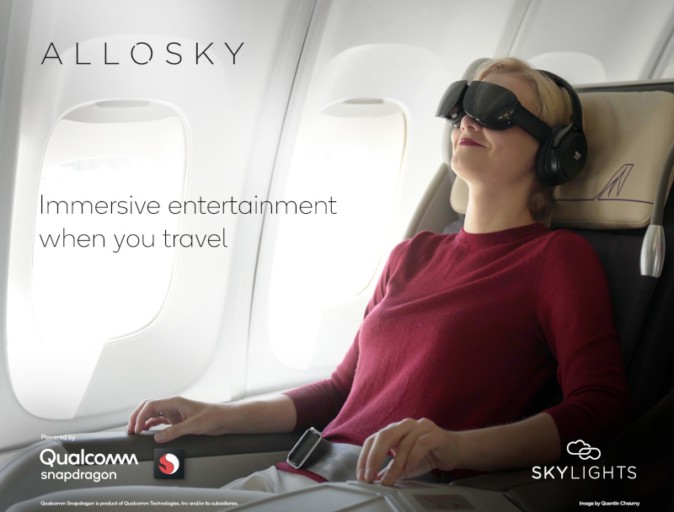 アラスカ航空、アイマスク型専用VRデバイスでフライト中にVR提供