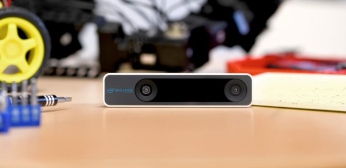 Intelの新型カメラ、VRヘッドセットにつけて位置トラッキング可能に ...