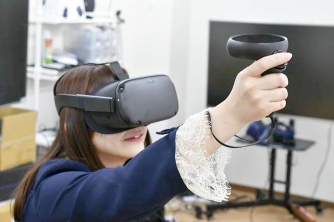 Oculus Questレビュー！ 本格的なVRが5万円以下、新たな定番・入門機に