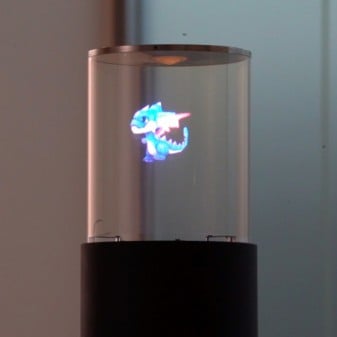 ソニーが“円筒型透明スクリーンディスプレイ”開発、3DCGを360度投影