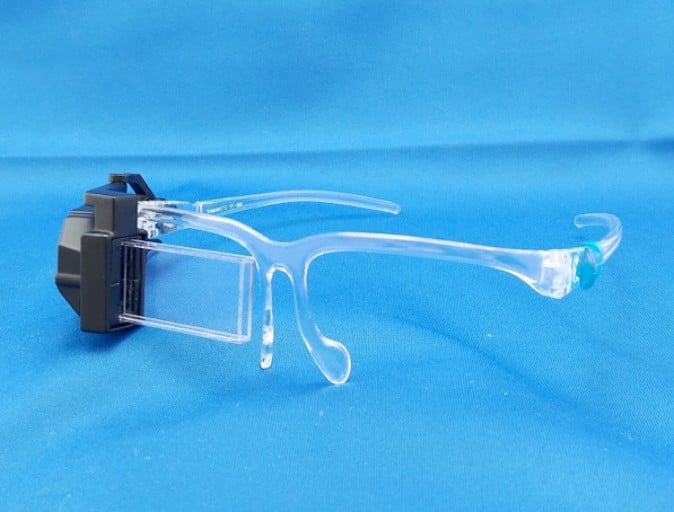 日立グループ企業ら、屋外環境でも使えるメガネ型HMD開発・販売へ