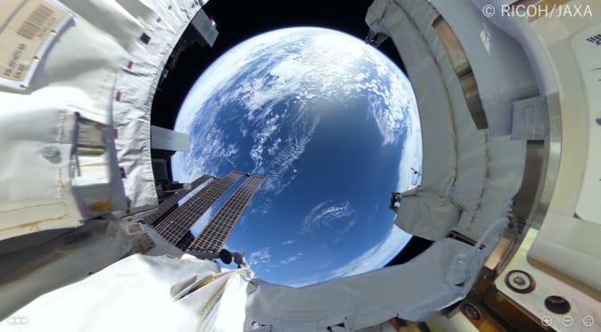 360度カメラによる全天球映像が公開 JAXAとリコーが共同開発 - MoguLive