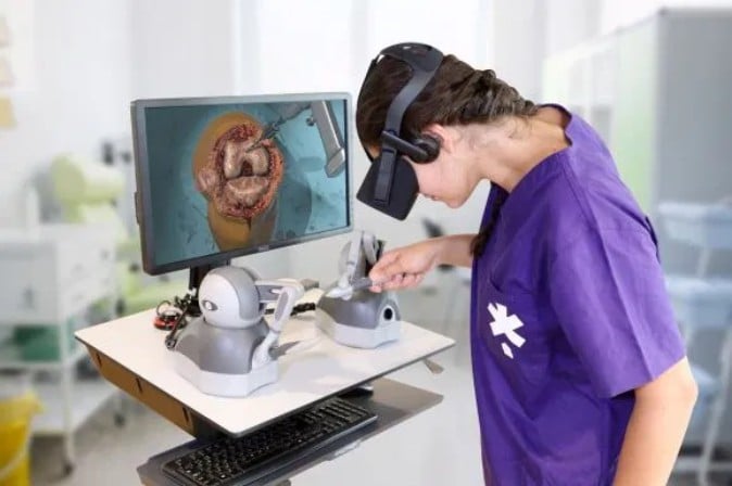 “VR手術訓練”企業が560万ドル調達、医療機関やVCから注目集まる