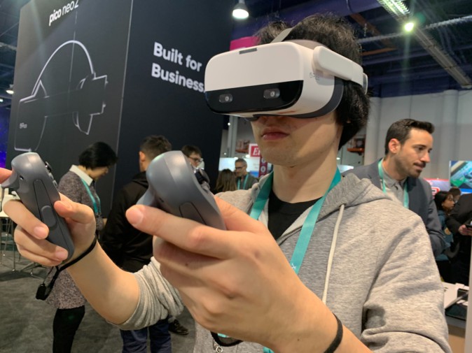 Oculus Questの対抗馬なるか 一体型VRヘッドセット「Pico Neo 2」体験レポ