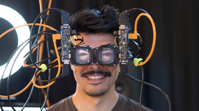 VRヘッドセット装着者の目が外から見える「リバースパススルー」フェイスブックが研究成果発表