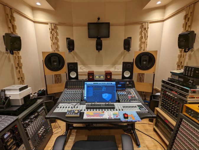 最新の空間オーディオが生まれゆく「Dolby Atmos」スタジオで、音楽の世界のど真ん中へ