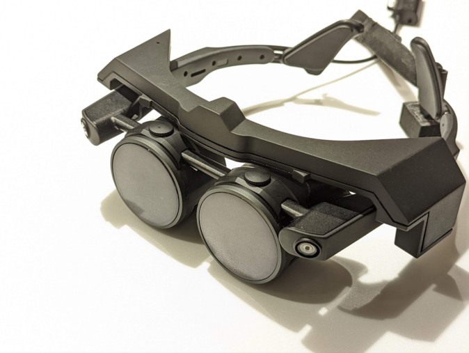 メガネ型VRヘッドセット「MeganeX」の拡張パーツが発表。アウトサイドイン対応で、「VALVE INDEXコントローラー」とも一緒に使えるように