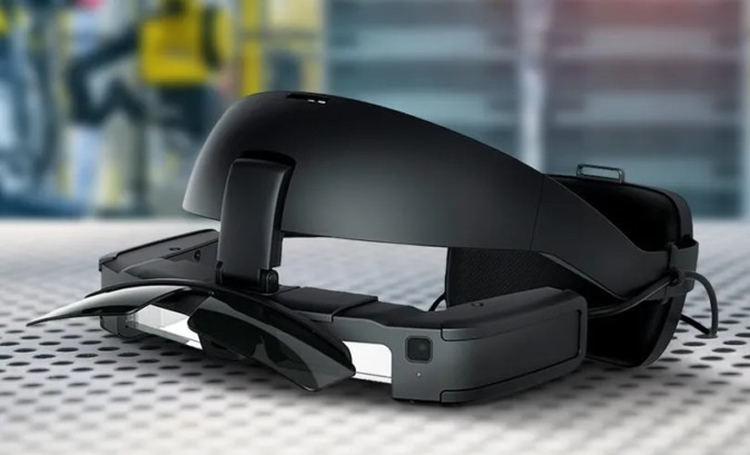 エプソンがスマートグラス「MOVERIO」新モデルを11月に発売。現場で働く技術者向け設計に Mogura VR News